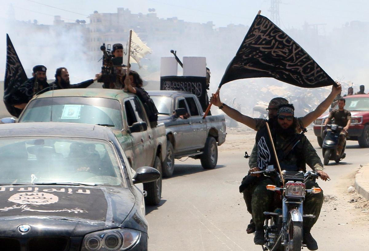 Al-Qaida Seizes Weapons, Bases From US-backed Syrian Rebels