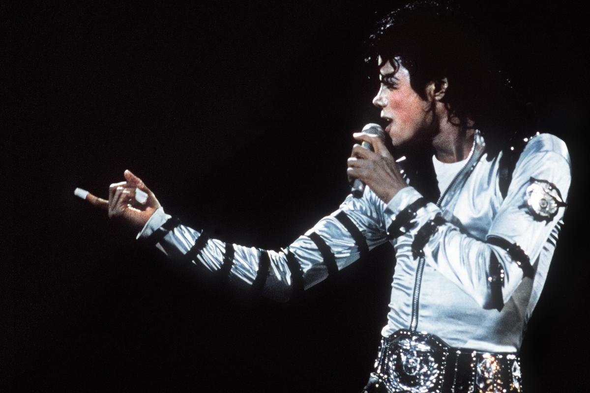 Sony Buys Michael Jackson’s Stake in Music Catalogs for $750 Million