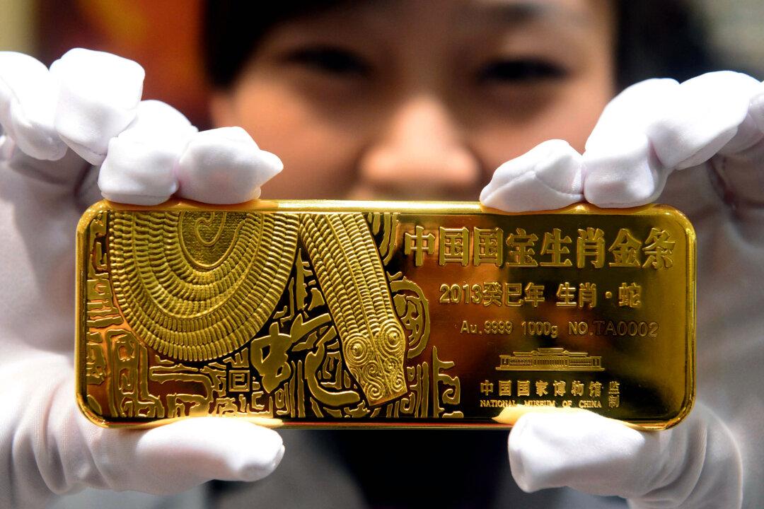 Australia Allows Chinese Purchase of Gold Miner While Canada Says ‘No’