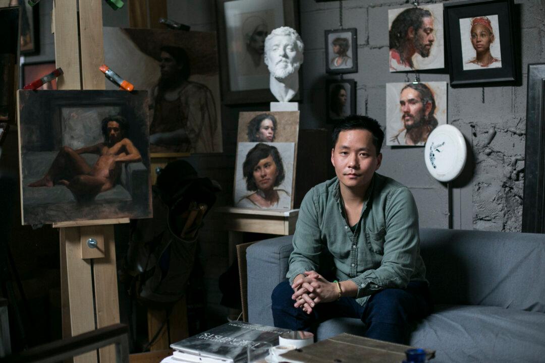 Patrick Byrnes Paints Portraits of Intimacy