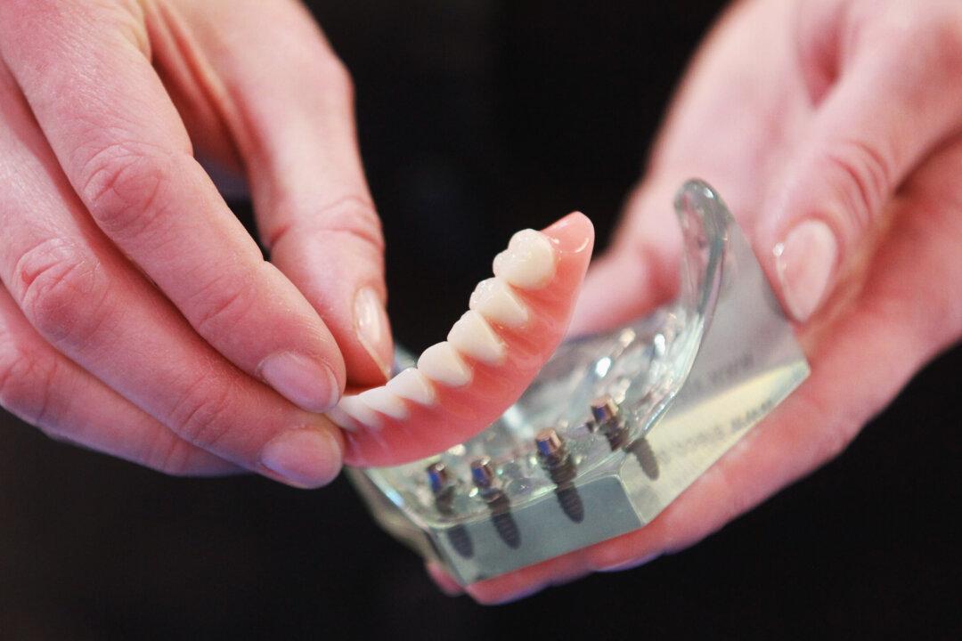 AI Greatly Improves Denture Design, HK Research Wins International Award
