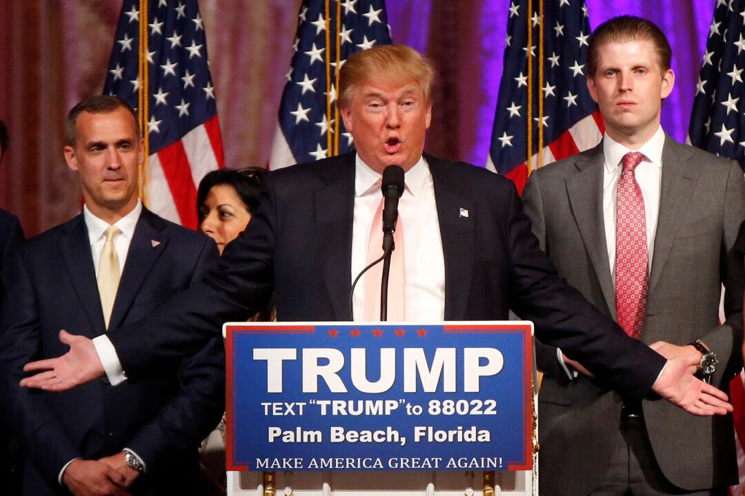 Trump Intermingling Business With Politics as He Campaigns