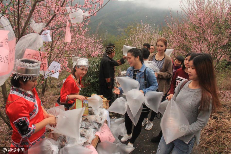 In China, Villagers Are Selling Air in Plastic Bags