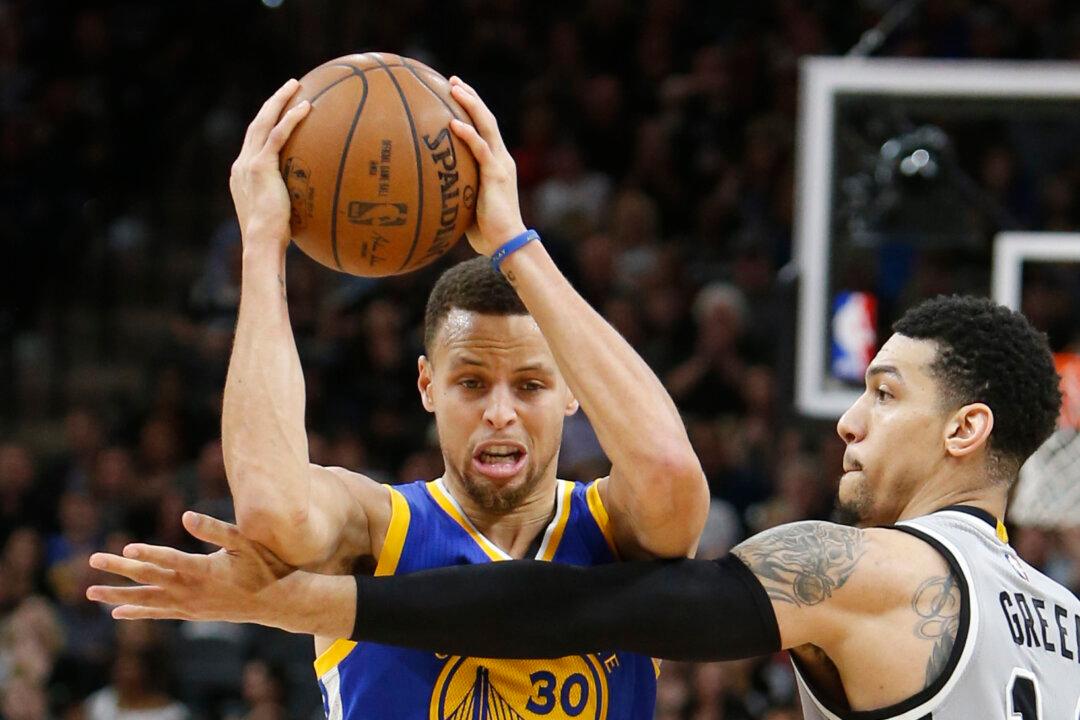 Watch: Danny Green Becomes the First Player to Block a Stephen Curry 3-Point Attempt