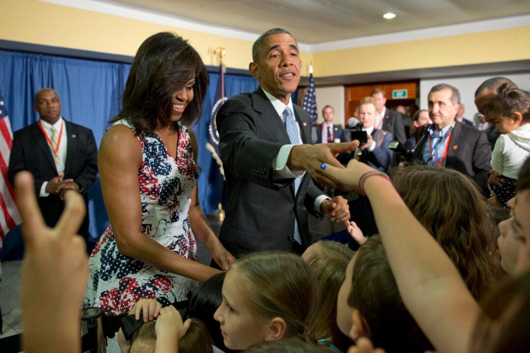 Obama in Cuba: Historic Castro Summit a Key Test for Detente