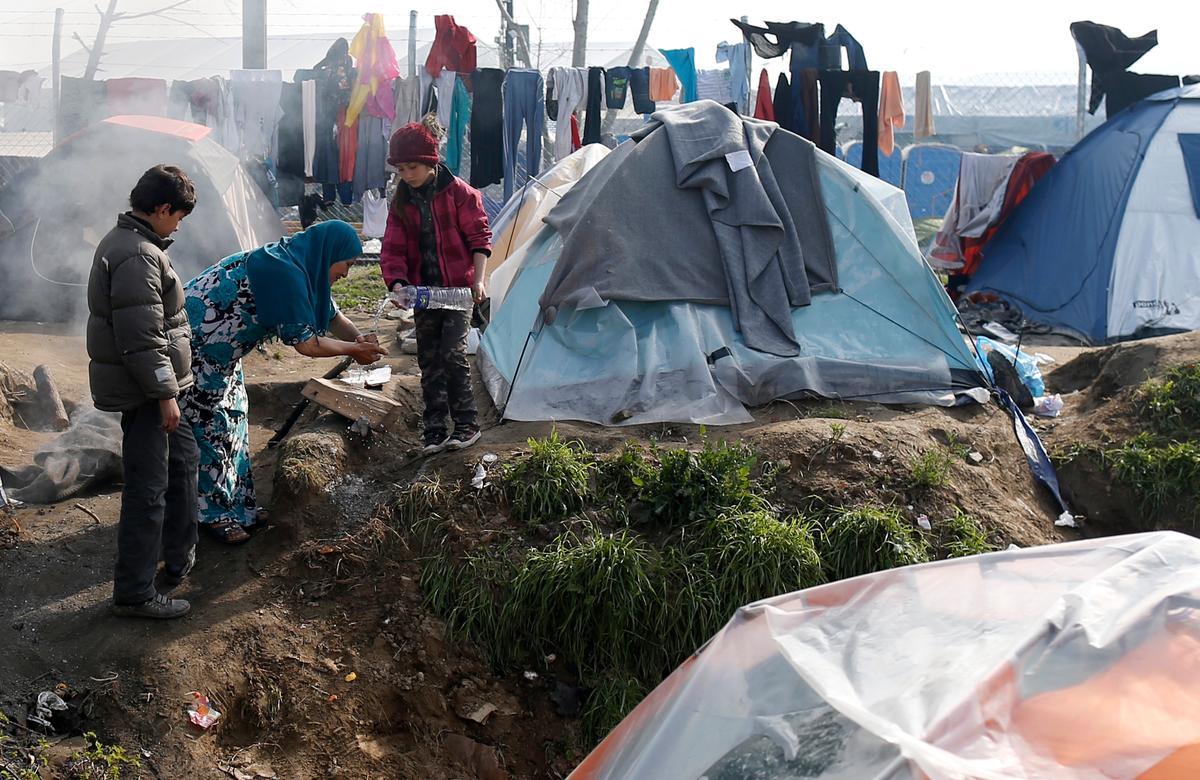 Turkish Monitors Arrive on Greek Islands for Migrant Deal