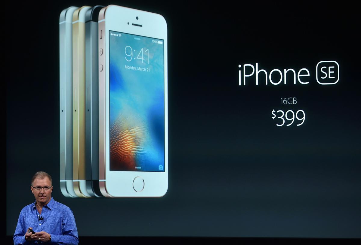 Chinese Seem Underwhelmed With Apple’s Cheaper, Smaller iPhone