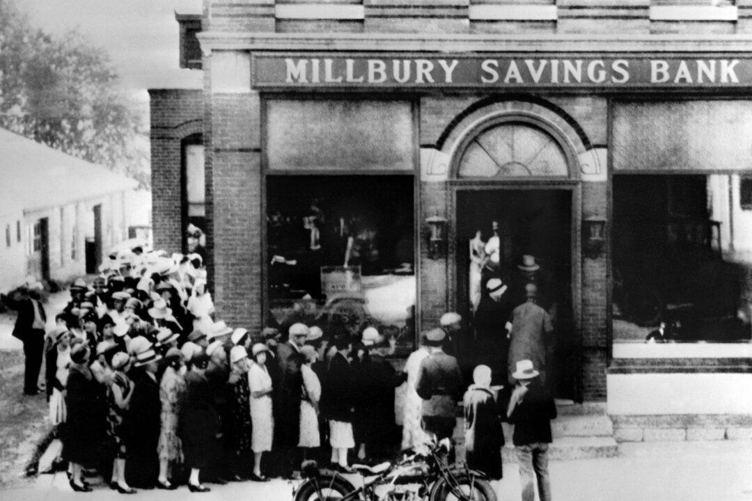 How Easy Credit Created the Great Crash