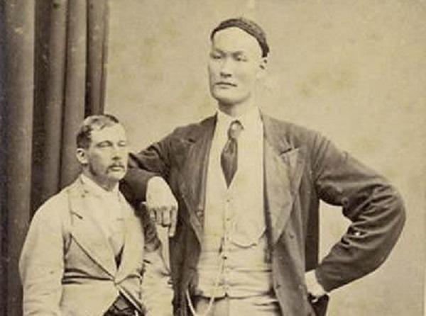 Amazing Old Photos of Giant Chinese Men From Imperial Times