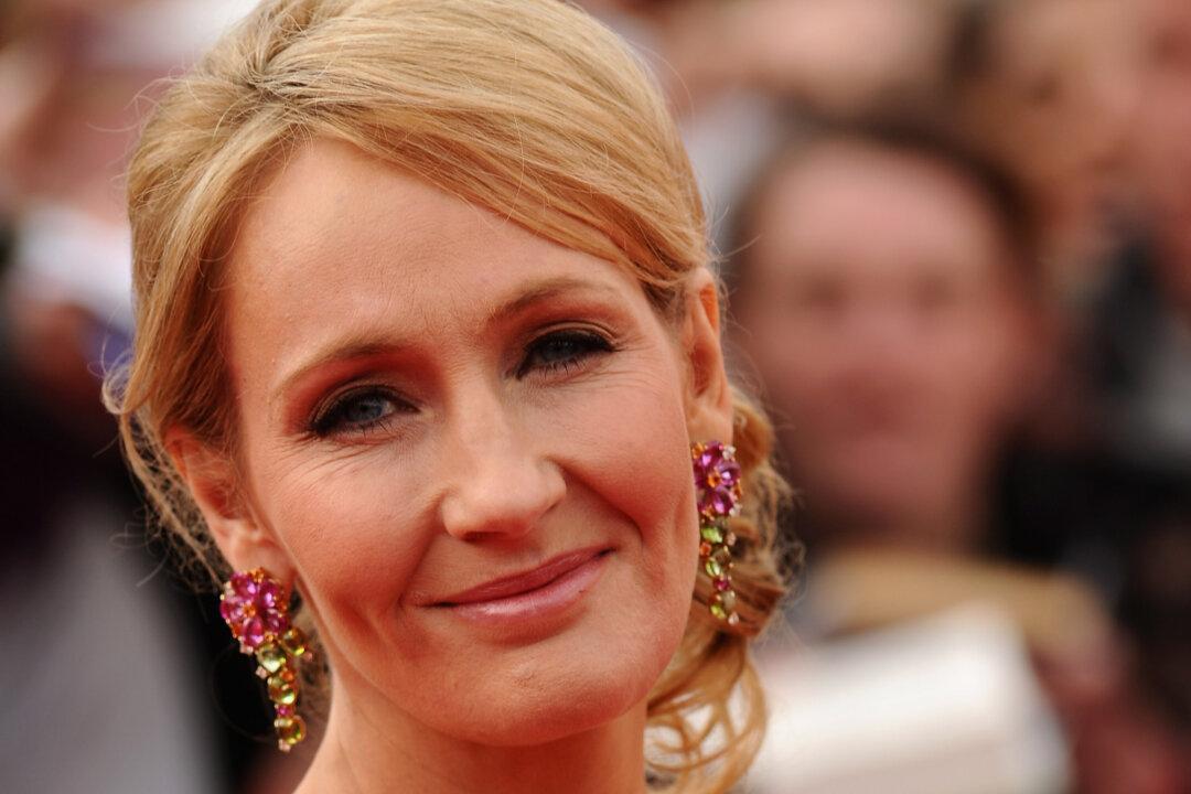 JK Rowling Shares Rejection Letters on Twitter