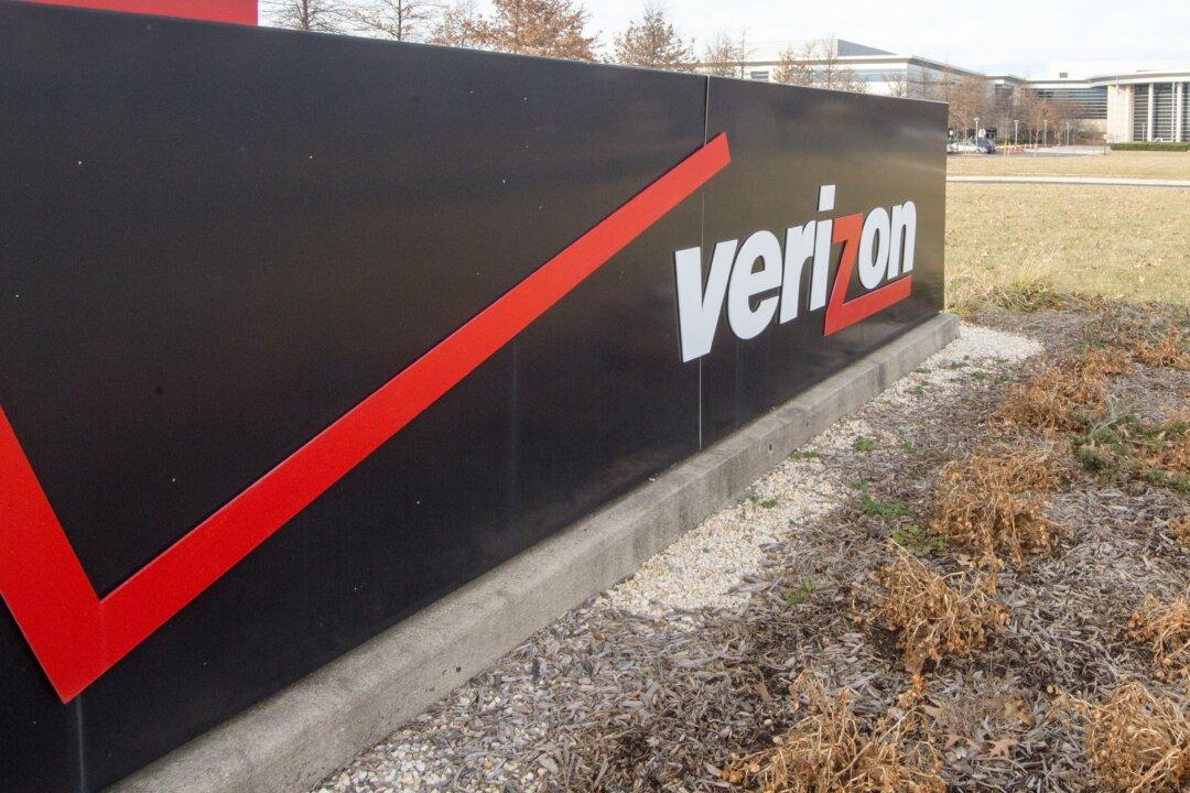 Hackers Post For Sale Ad of Database Containing Info of 1.5 Million Verizon Customers