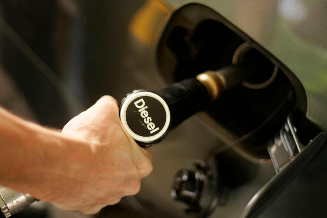 Cheap Gas Could Delay America’s Efficiency Targets for Cars and Trucks