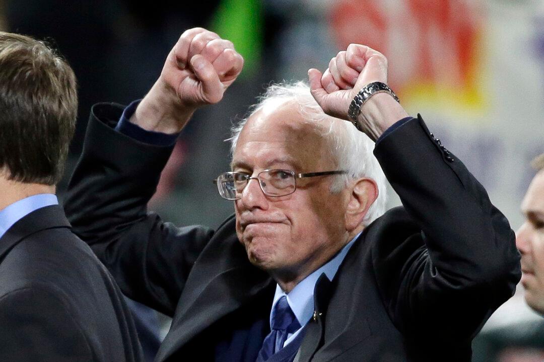 Bernie Sanders Takes Hawaii, Goes 3 for 3 on the Day
