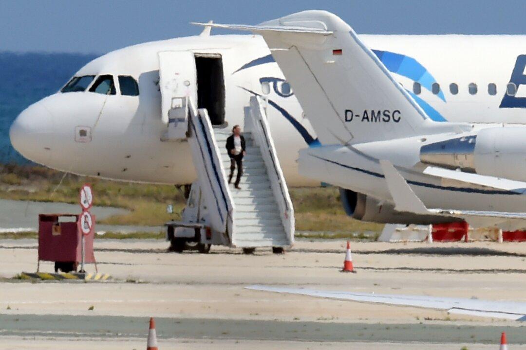 Photos Emerge of Alleged EgyptAir Hijacker