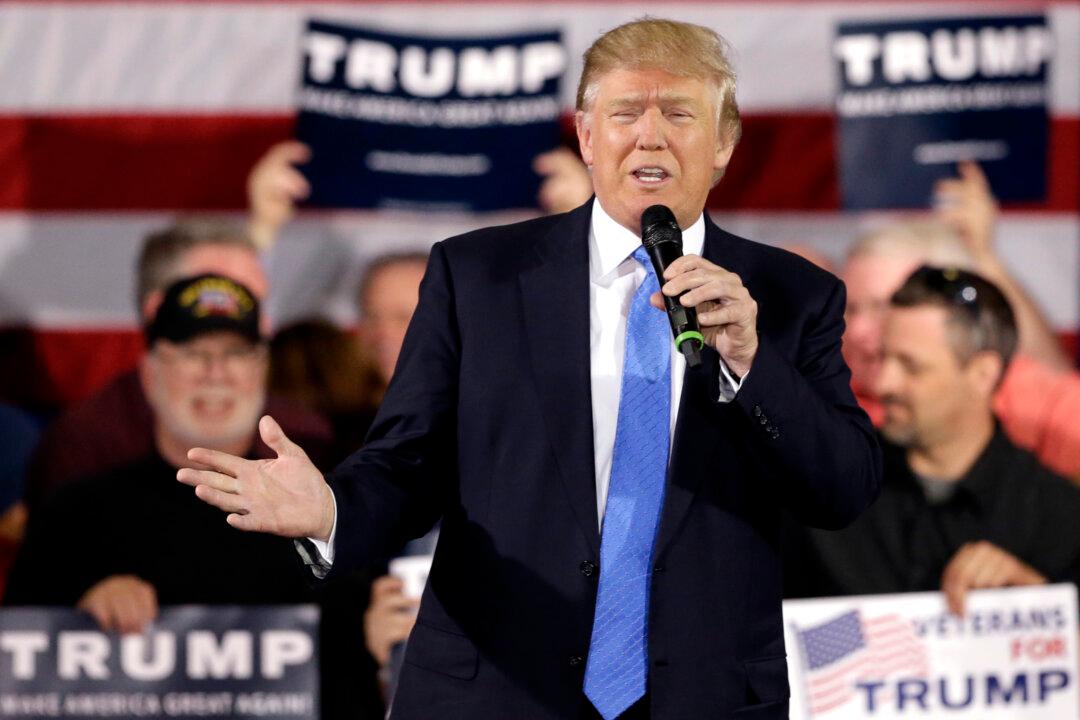 Craigslist Ad Offers $15 an Hour to ‘Protest at the Trump Rally’