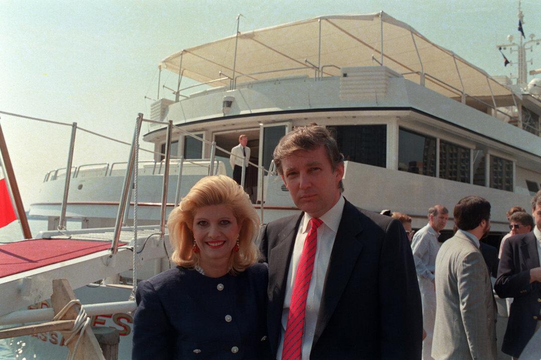 Ivana Trump, Ex-Wife of Donald Trump, Says She’s Been Advising Presidential Candidate During Campaign
