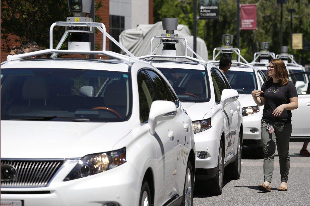 Driverless Cars: Automakers, Government Regulators, Face Ethical Dilemma