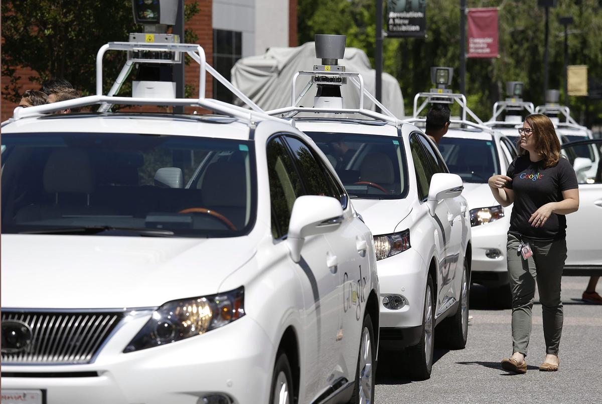 Driverless Cars: Automakers, Government Regulators, Face Ethical Dilemma