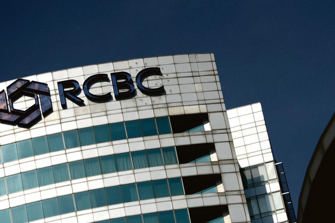 Two Chinese People Suspected in Bangladesh Bank Theft