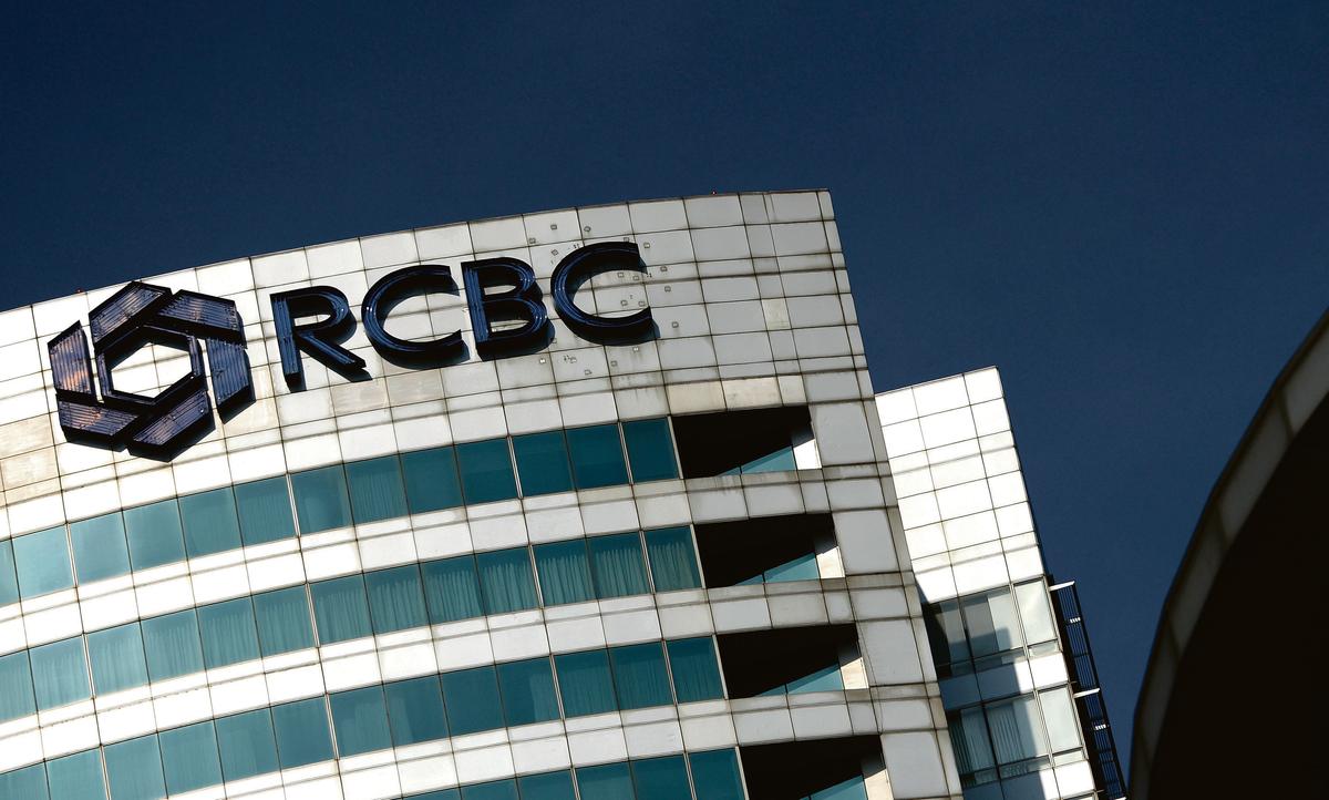 Two Chinese People Suspected in Bangladesh Bank Theft