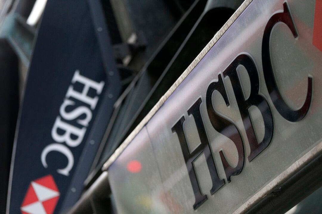 Thieves Cut Hole In Brooklyn Bank, Steal $280,000