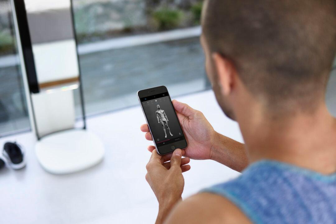 New Smart Mirror Takes a 3D Body Scan and Tracks Fitness
