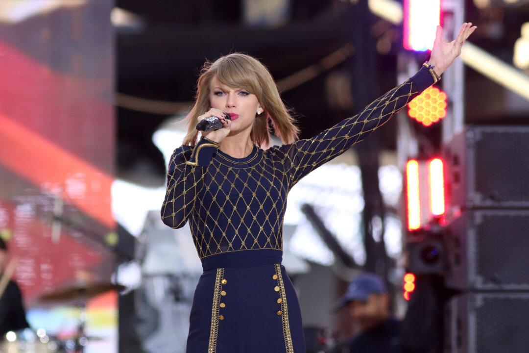 Taylor Swift Sports New Hair Color on ‘Vogue’ Cover