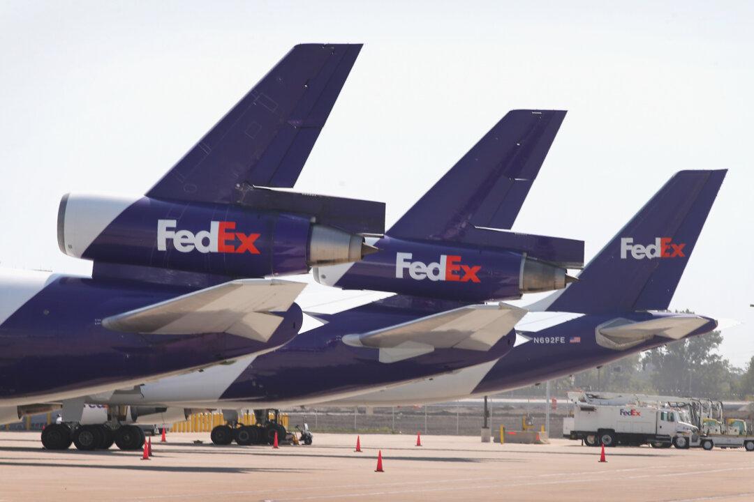 FedEx Worker Falls Asleep on Plane Heading to Tennessee, Woke up in Texas