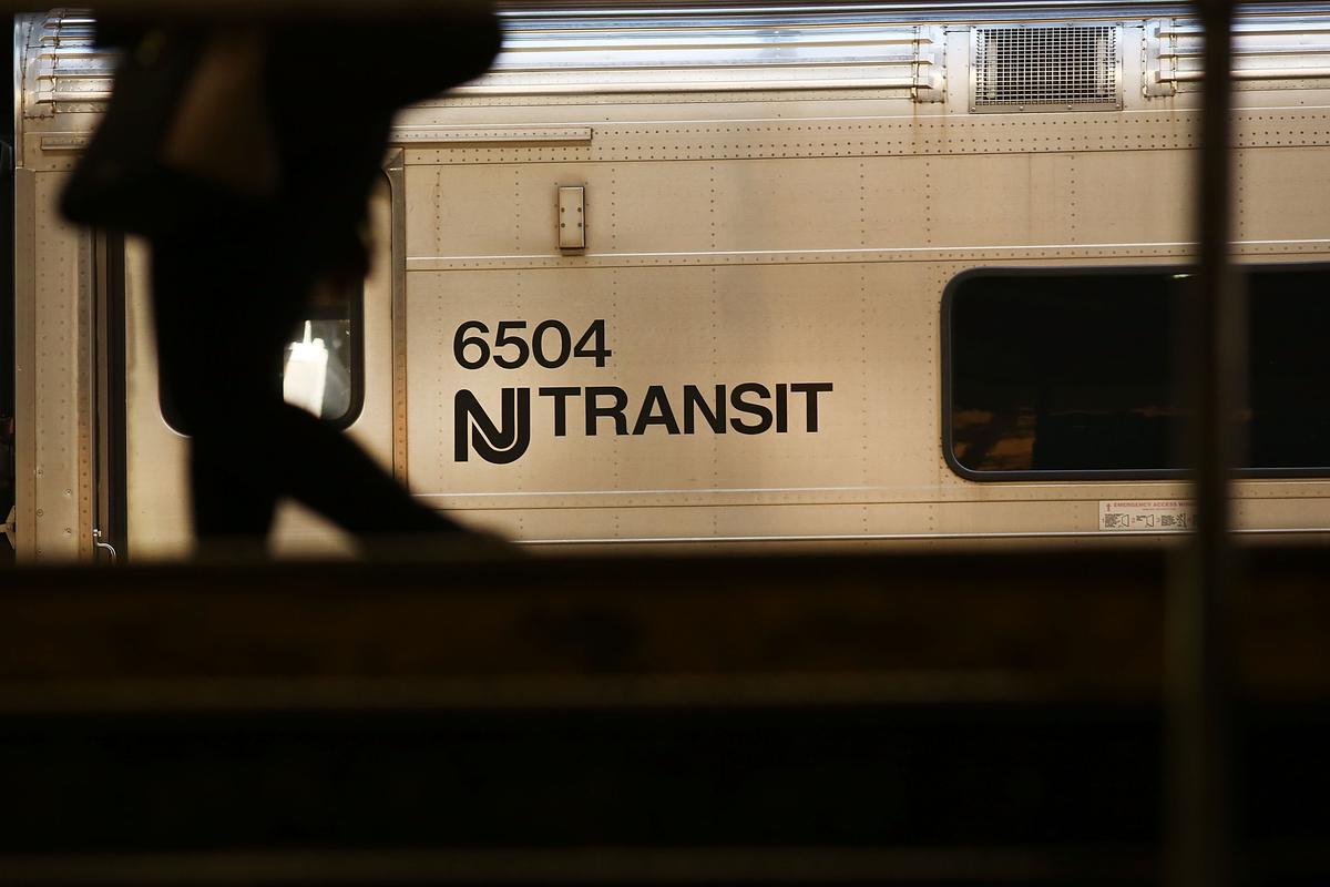 NJ Transit Disrupted by Massive Brush Fires Seen From New York, Red Flag Alert Issued