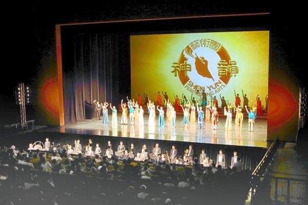 Mainland Chinese Hope Shen Yun Can Thrive in China