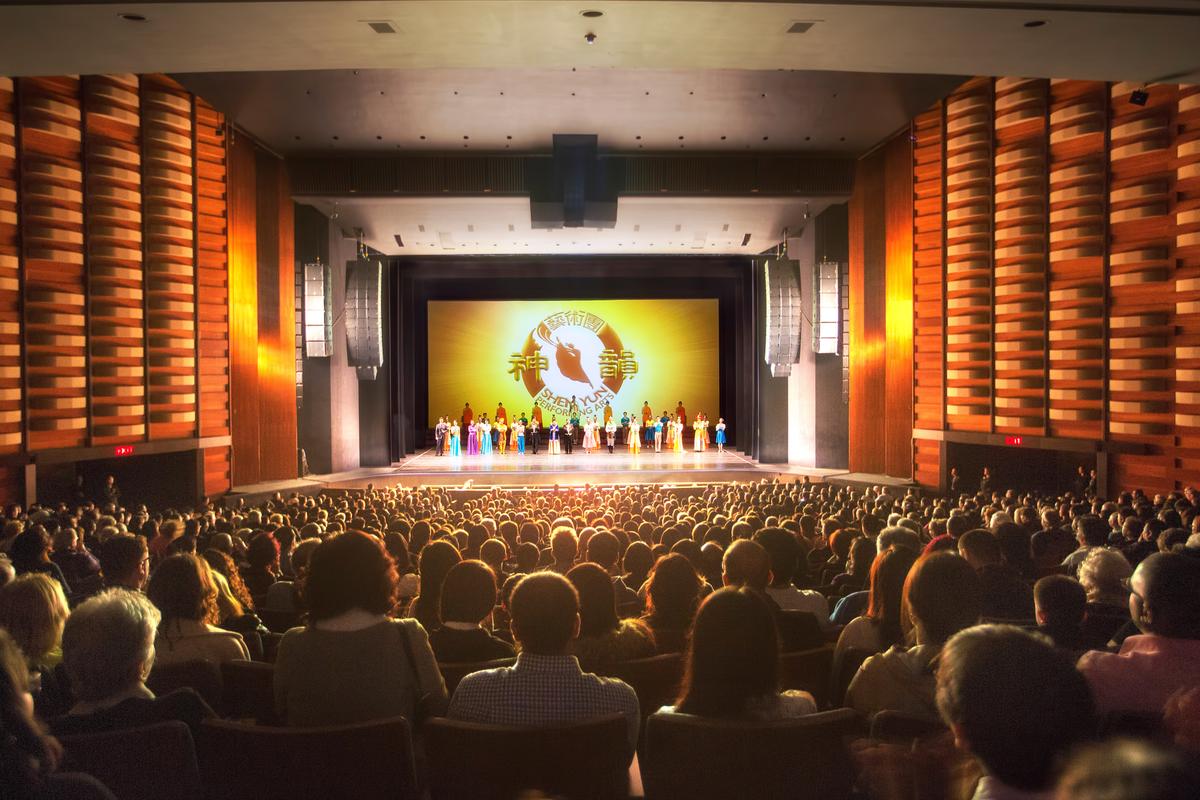 Shen Yun ‘Very Enlightening,’ Says Professor