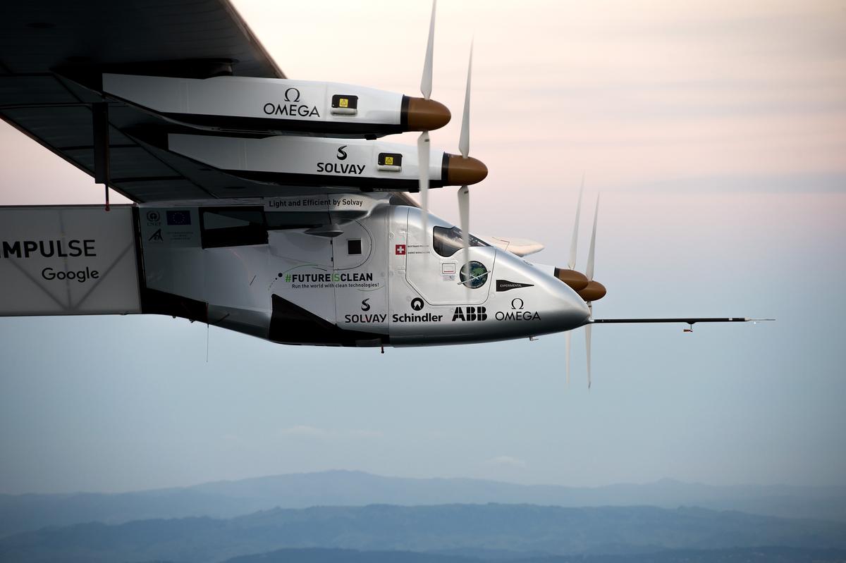 Solar-Powered Plane Completes Journey Across Pacific Ocean (+Photos)