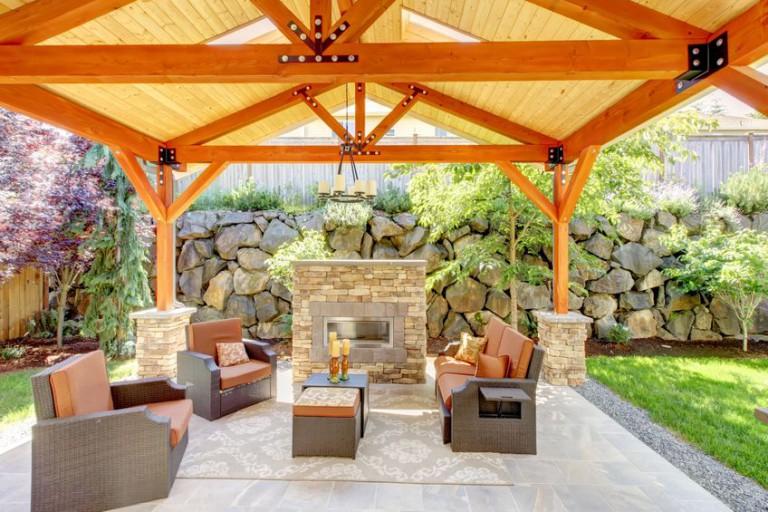How to Create an Outdoor Room