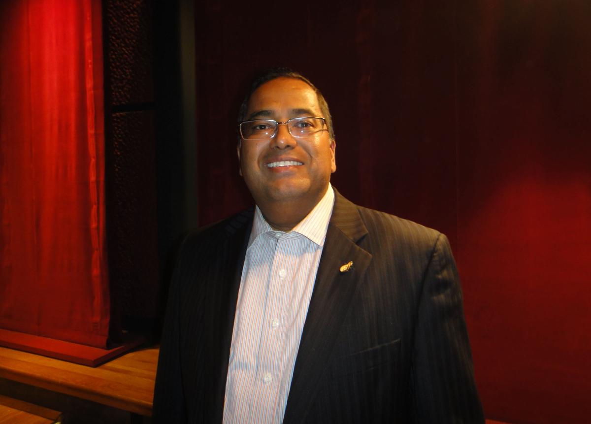 Company Celebrates 20th Anniversary by Attending Shen Yun