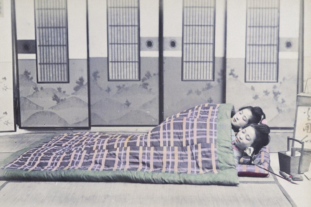 The Everyday Life of 1890s Japan Captured on Hand-Painted Photos