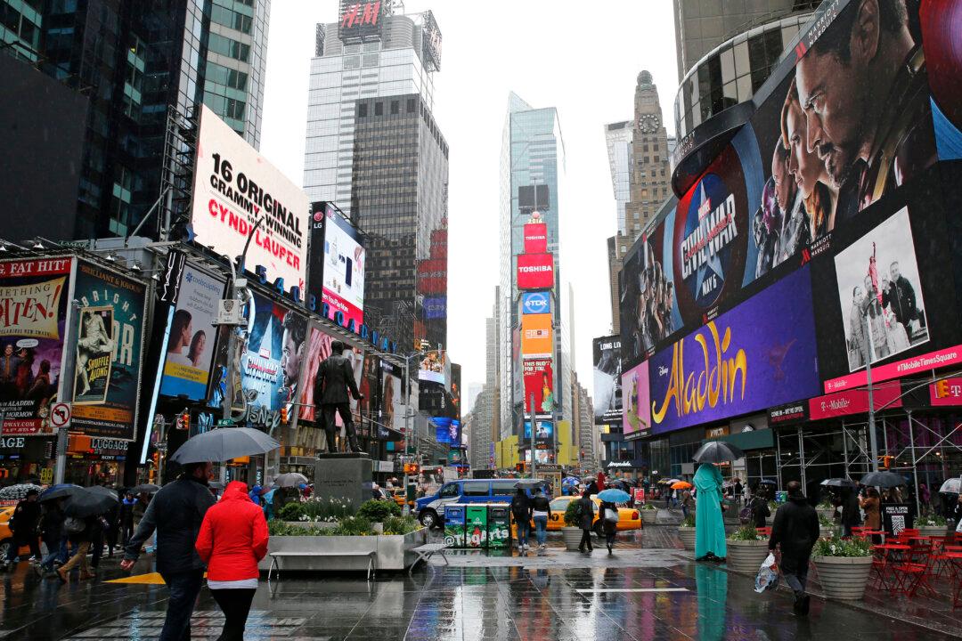 Schumer: Probe Billboards Using Phone Data to Track Shoppers