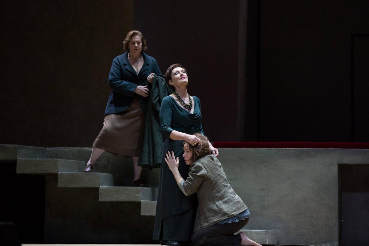 The Met Ends Its Season With a Powerful ‘Elektra’