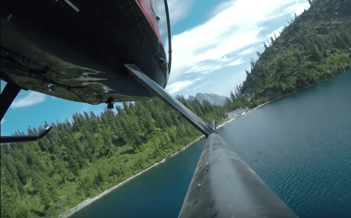 Man Turns Off Helicopter Engine in Mid-Air to Make a Scientific Point