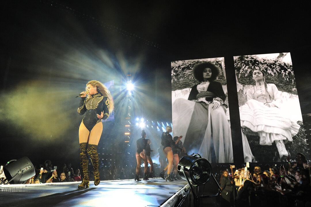 Beyonce Sneezes During Concert And Twitter Reacts