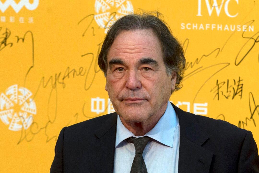 Oliver Stone Speaks of College Failures During UConn Address