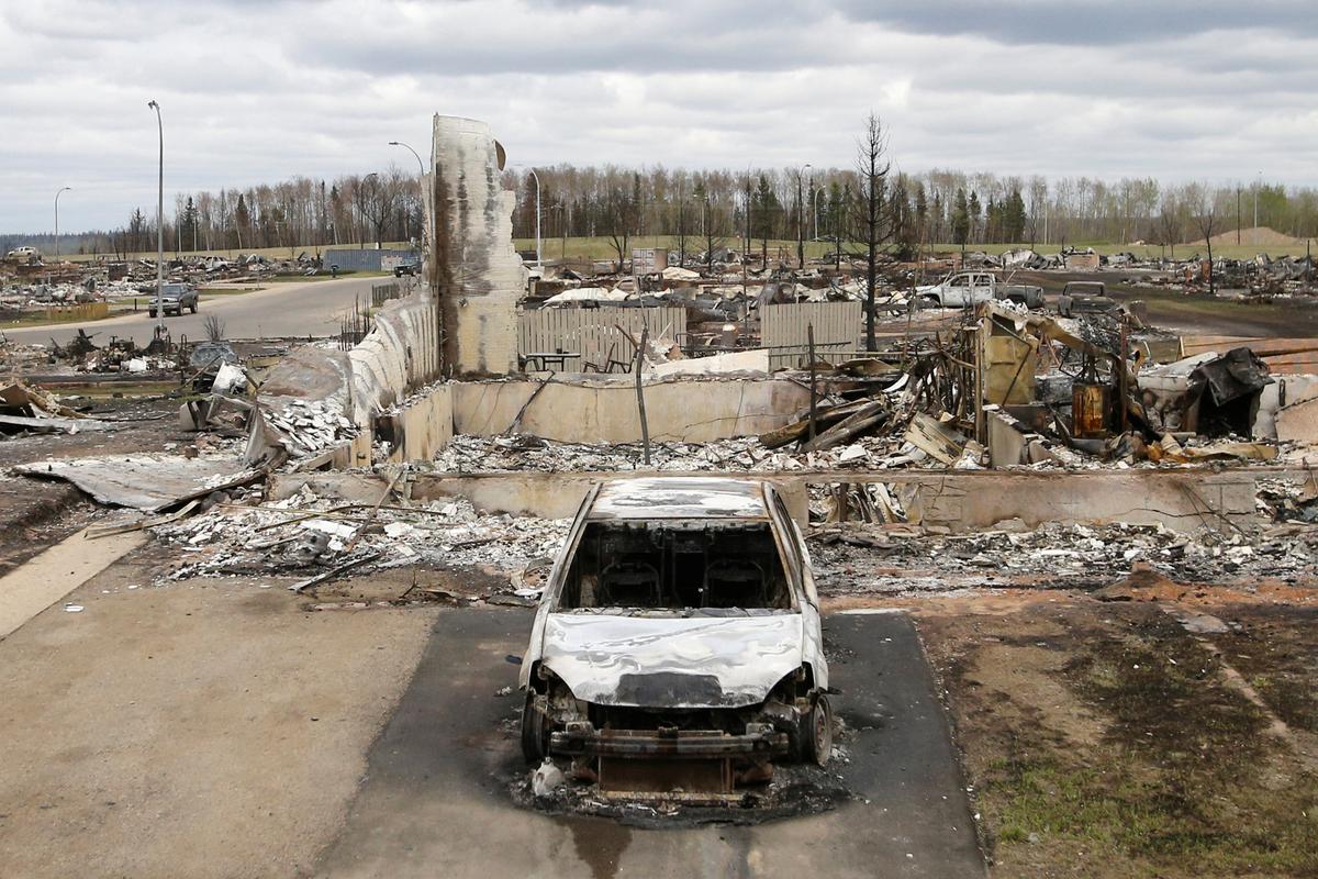 Fort McMurray Wildfire: Oil Industry Restarting but City to Remain Closed for Weeks