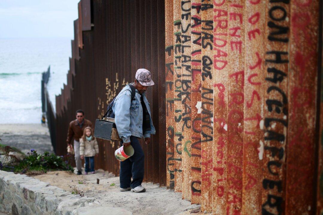 Central Americans Are Crossing the Border Illegally at 2014 ‘Crisis’ Levels
