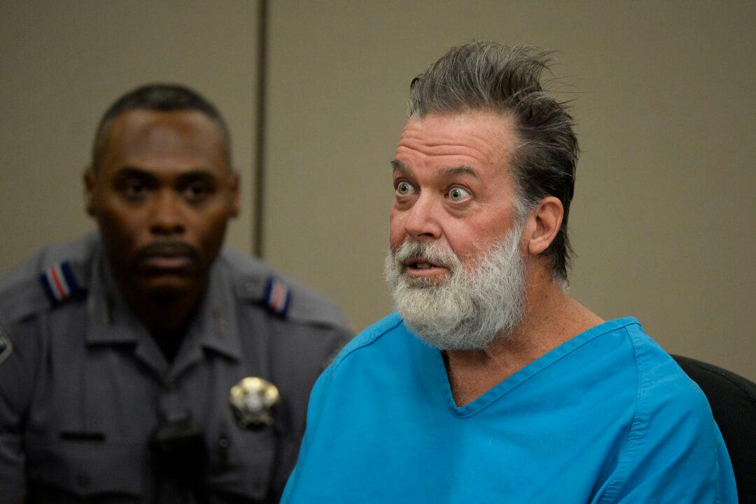 Judge: Colorado Springs Planned Parenthood Shooting Suspect Incompetent to Stand Trial