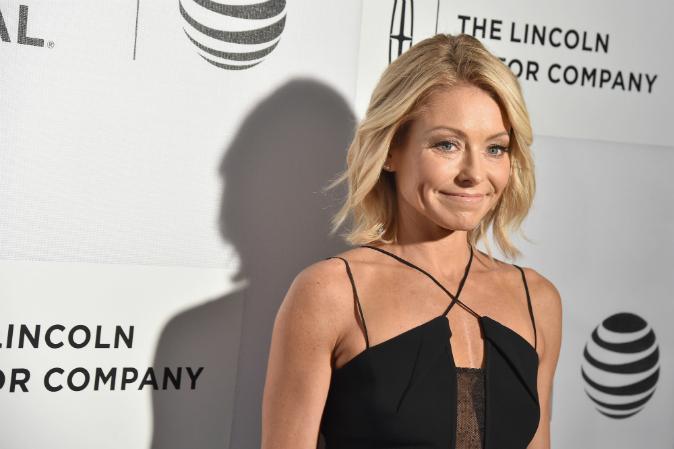 ‘Live!’ Host Kelly Ripa: Regis Philbin Wouldn’t Talk to Me Off-Camera