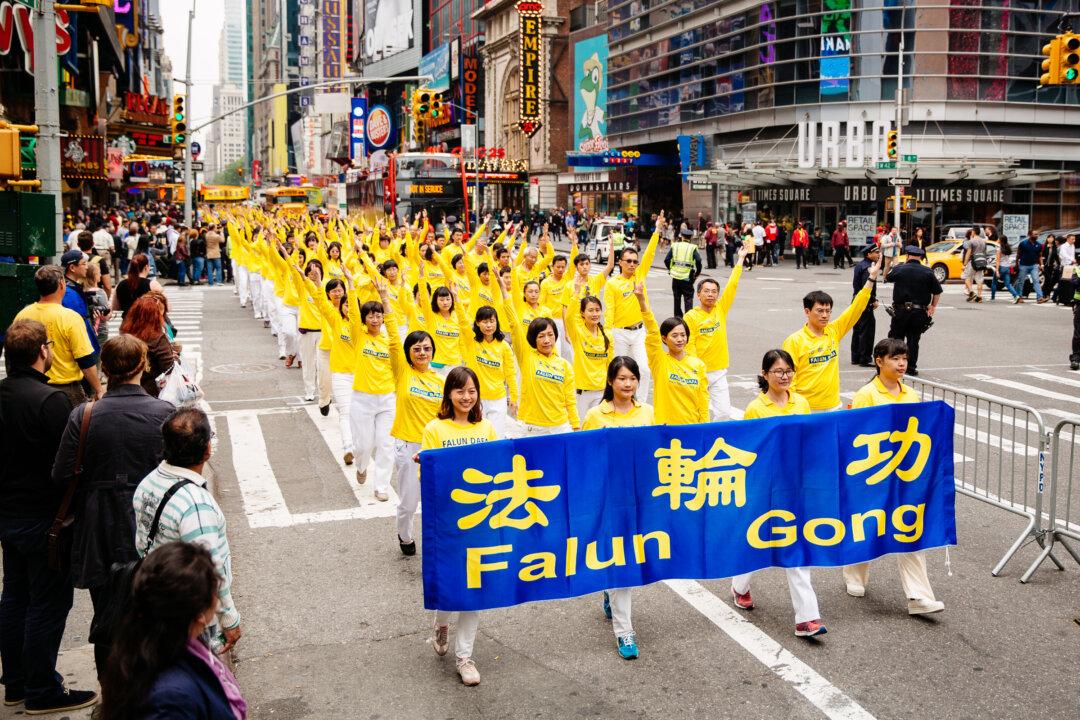 Grand Parade in Manhattan Promotes Peace, Exposes Persecution in China