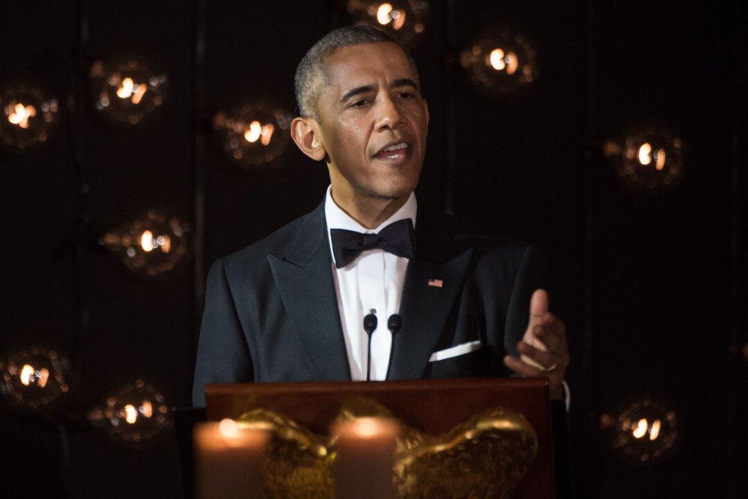 Obama to Urge Graduates to Pursue Progress in Changing World