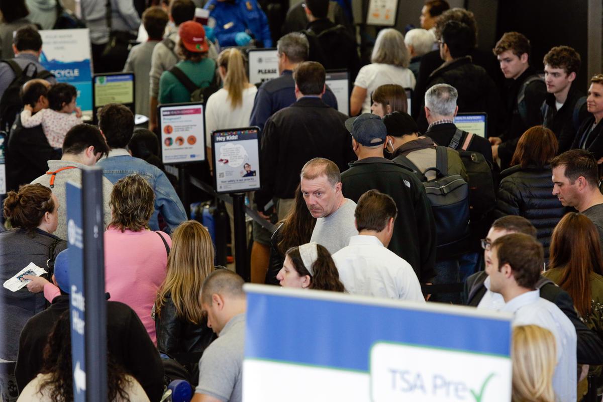 Chicago Airports: Arrive 3 Hours Prior to Flight Departure for Domestic Travel