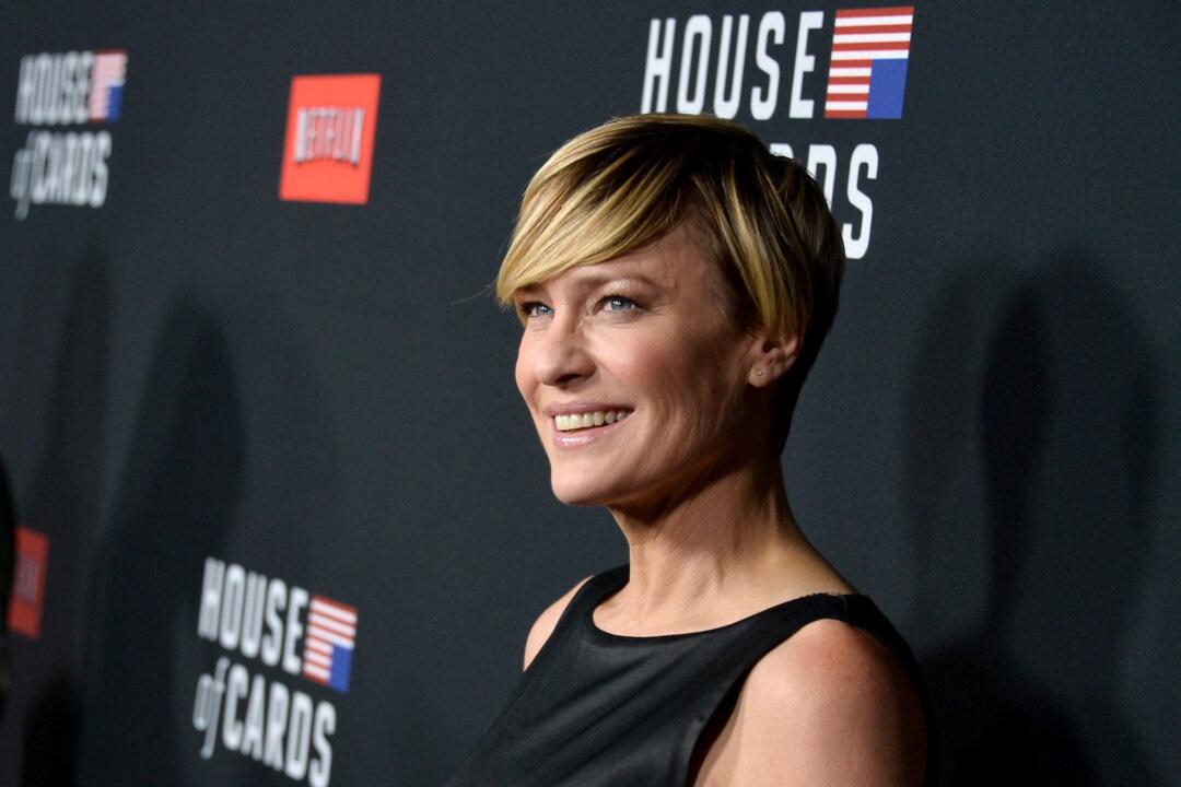 ‘House of Cards’ Star Robin Wright Demanded Same Pay as Kevin Spacey
