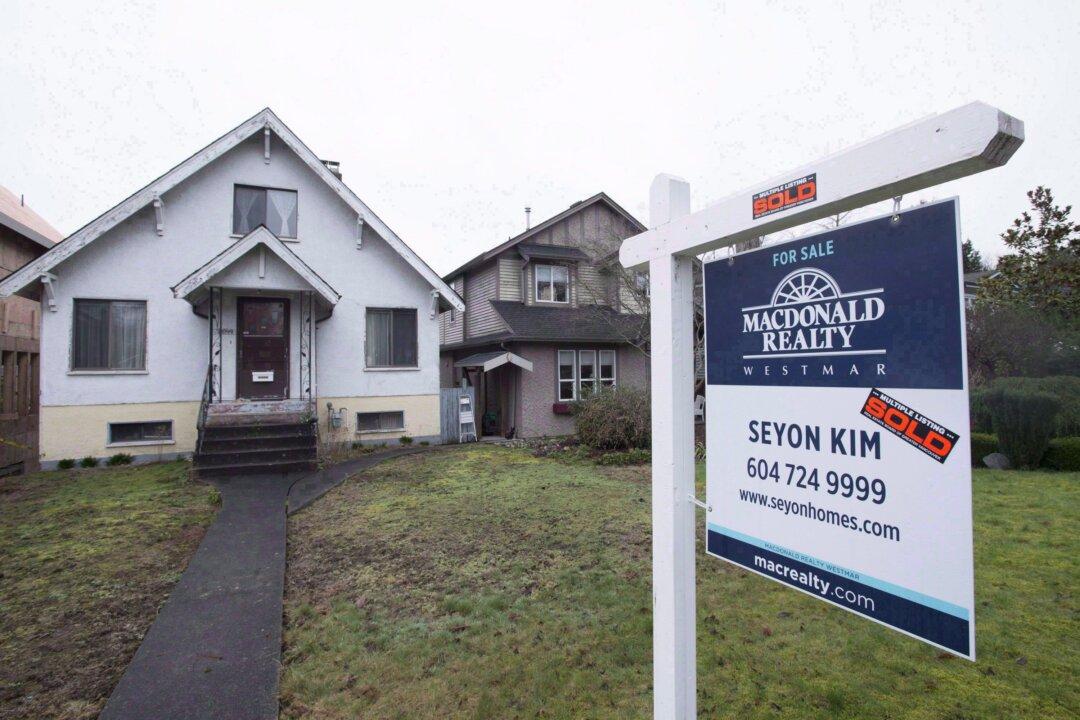 Scorching Vancouver and Toronto Housing Markets to Head Higher
