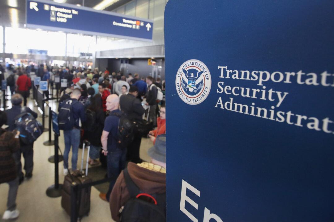 TSA Fires Head of Security Operations During Security Line Debacle